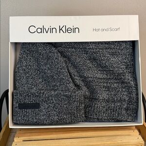 Calvin Klein Hat & Scarf Set NEW!